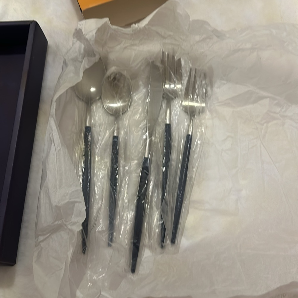 Flatware - Picture 3 of 7